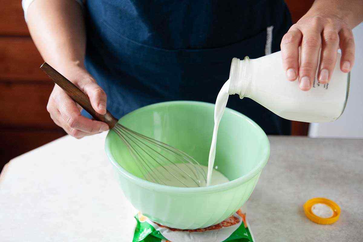 How to Make Heavy Whipping Cream Thick? 7 Easy Ways