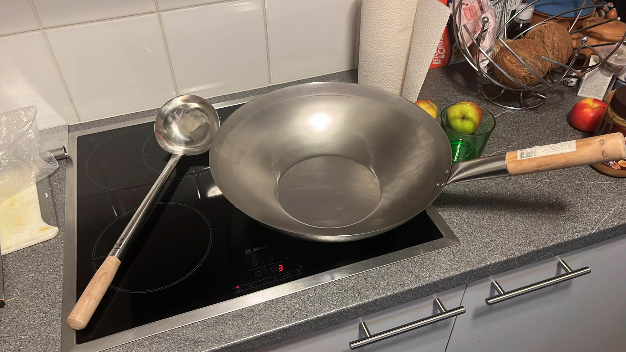 How To Use a Wok on an Electric Stove? - Super Easy Guide (2024 ...